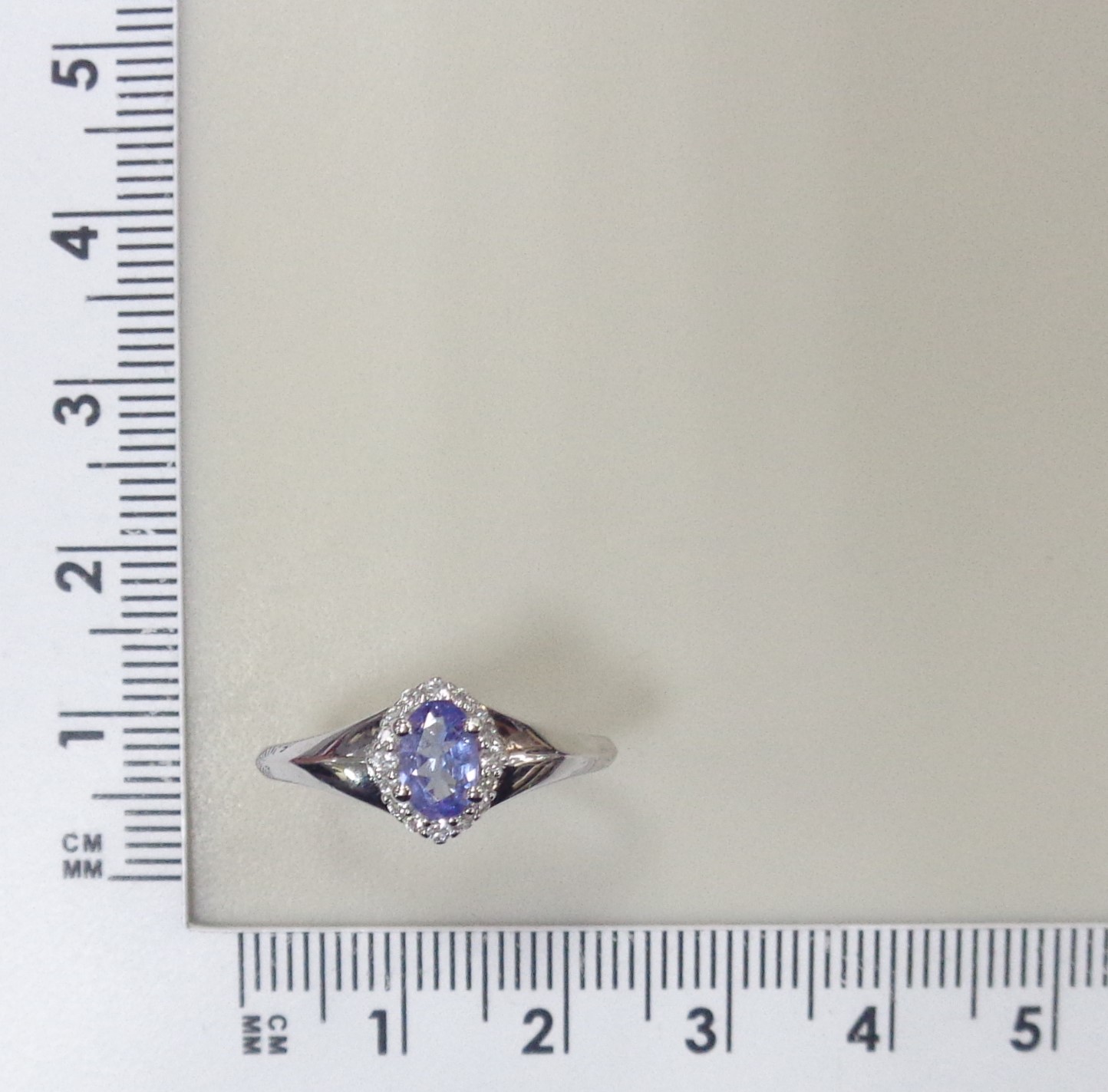 Серебряное кольцо с танзанитом